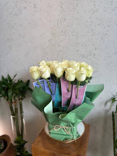 20 توزيعة ورد جود ببالكرت مستطيل