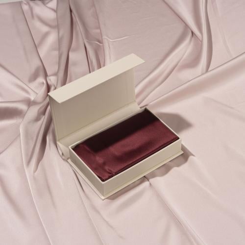 ‏Pillowcase stander - Red