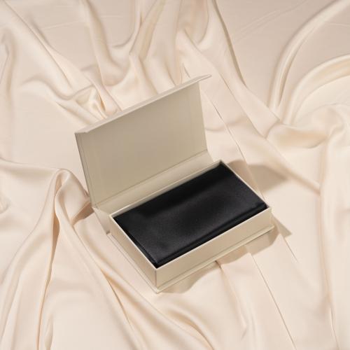‏Pillowcase stander - Black
