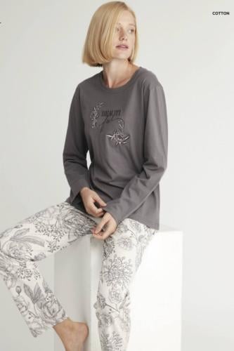 بجامه نسائي رمادي مشجر