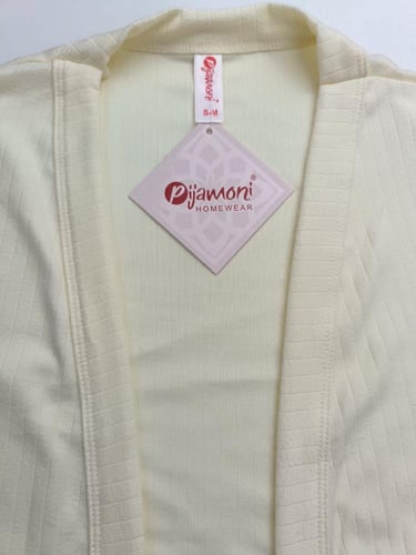 بجامه نسائي بيج فاتح مع روب