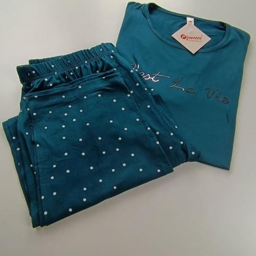 بجامه نسائي بترولي منقوشة