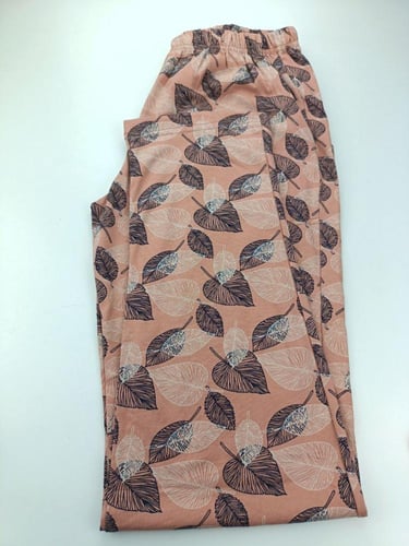 بجامه نسائي برتقالي فاتح بطبعة أوراق شجر