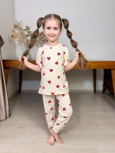 بجامة بناتي بنقش قلوب 3-10 سنوات