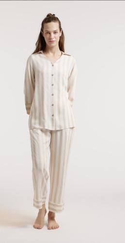 طقم نسائي بيج مخطط