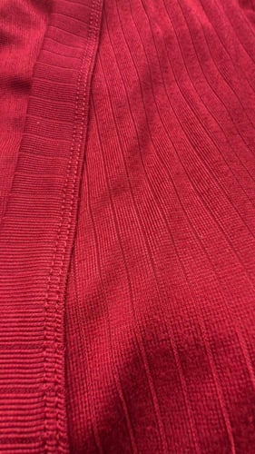 بجامه نسائي احمر مع روب