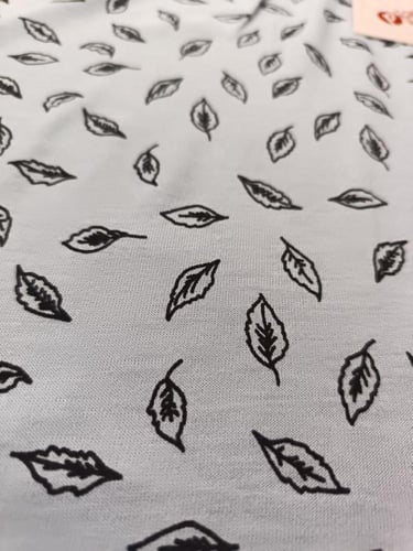 بجامه نسائي رمادي قصيرة مشجره