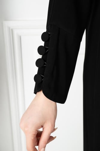 عباية كريب ملكي كورية بتصميم عصري وأنيق