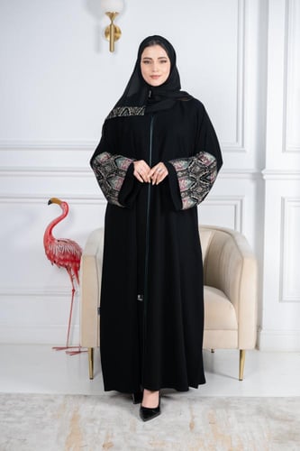 عباية كريب فيراري نص كلوش مع تطريز كمبيوتر ملون وأ...