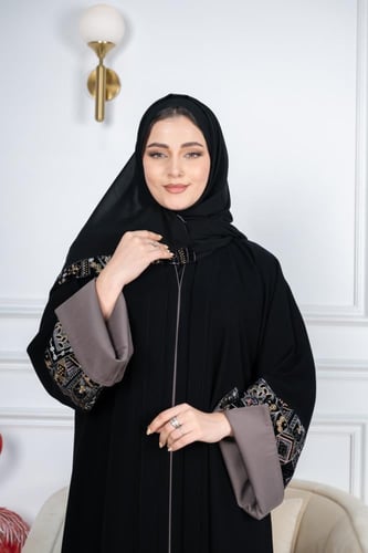 عباية سيدة الخليج كريب فيراري