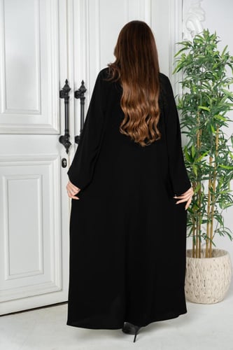 عباية كريب ملكي كورية بخطوط أنيقة وتصميم