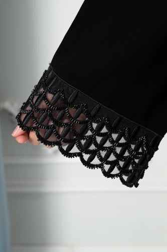 عباية كريب سيراميك درجة أولى بسواد فاحم وأكمام مرب...