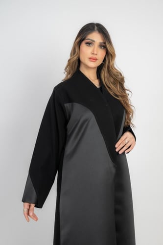 عباية مزيج كريب وتفته أصلي مع قصة شكل V على الصدر