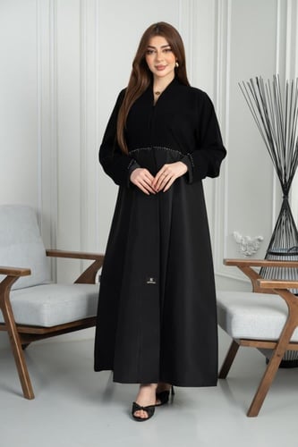 عباية كريب مع تفتة كوري درجة اولى مرصعة بتطريز فخم