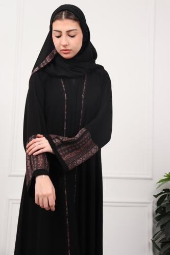 عباية سوداء بلمسات كشميرية أنيقة
