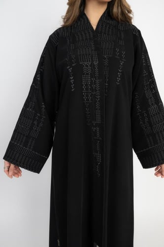 عباية كريب سيراميك مطرزة فضي