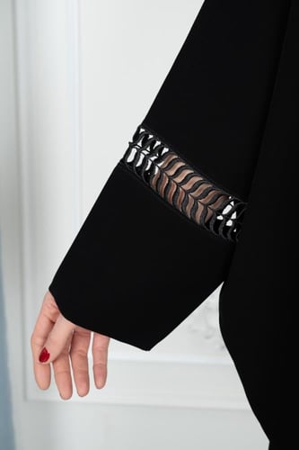 عباية بشت فاخرة سواد فاحم