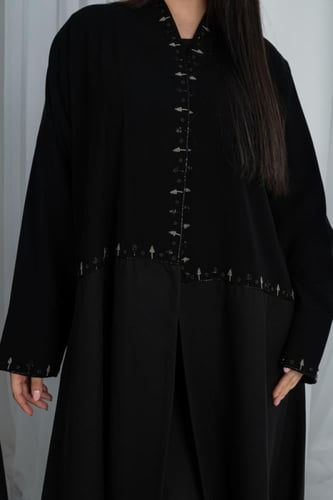 عباية لمار فخامه درجه اولى نص كلوش بشك يدوي بحواف...