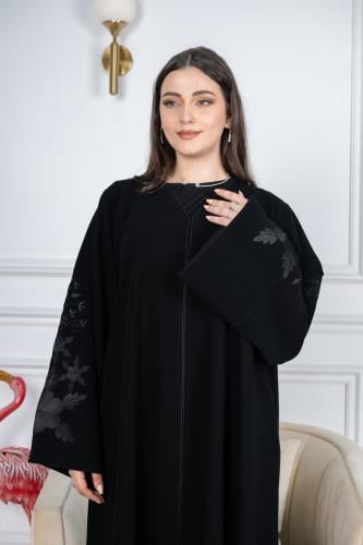 عباية كريب فيراري أنيقة وفاخرة بأكمام مربعة ومبطنه