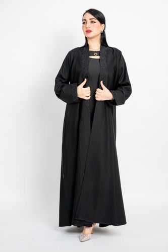 عباية لف نص كلوش بتطريز اسود وخرز يدوي على الصدر و...