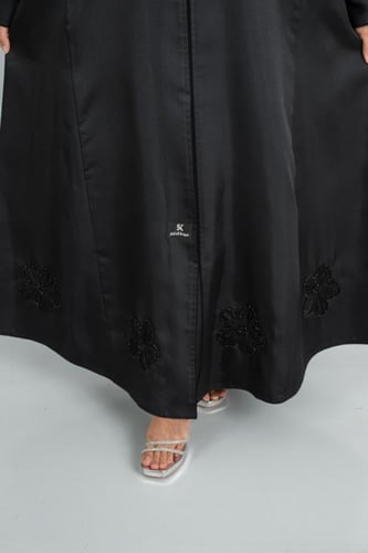 عباية طقم ميكاتو شغل يدوي وردتين على الكم وورد اسف...