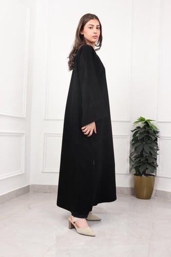 عباية كريب فخامه بتطريز عشوائي