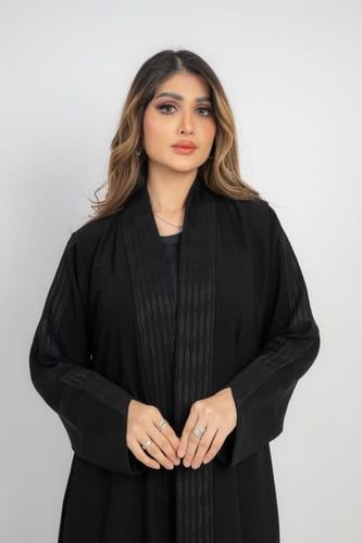 عباية نص كلوش – قماش ملكي كوري أصلي مع تطريز فاخر