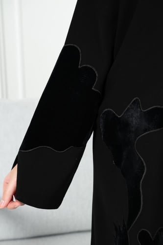 عباية كريب ملكي درجة أولى بأكمام بوردة مخمل