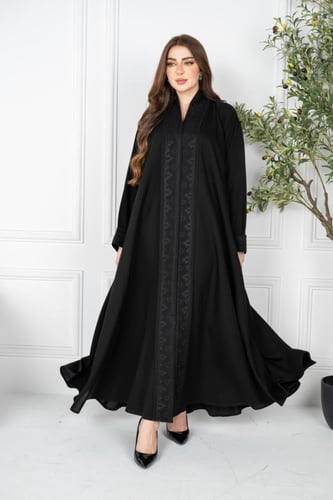 عباية مينمت كتان مطرزة بتصميم كلوش فاخر