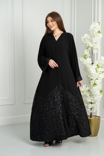 عباية نص كلوش ملكي كوري مطرزة