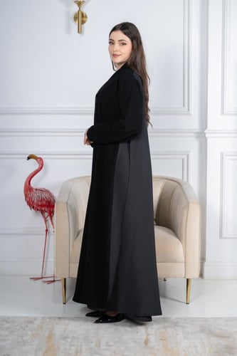 عباية كريب ملكي بتصميم عصري وفخم