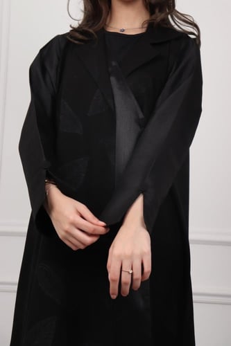 عبايه بقماش مشجر قلبه نص كلوش