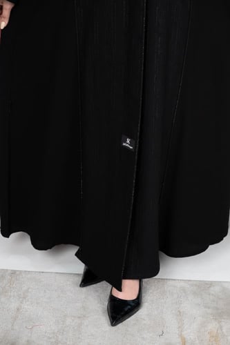 عباية بتدخيله جاكار وفصوص كريستال