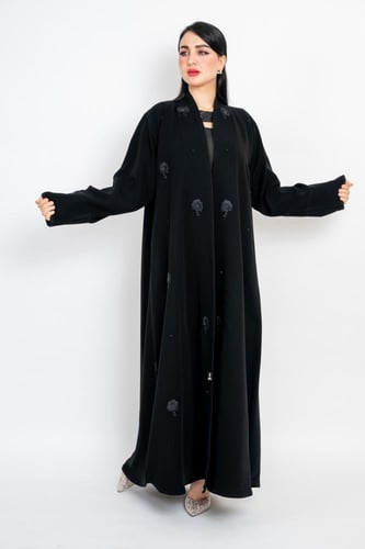 عباية كريب فخامه سواد فاحم نص كلوش خرز يدوي