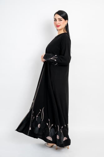 عباية كريب ملكي كوري نص كلوش بتطريز ورود