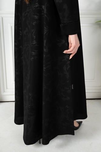 عباية كتان فاخرة بتصميم نص كلوش وجوانب أنيقة