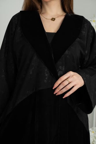 عباية نص كلوش مخمل تيجان درجة أولى مع جاكار مورد