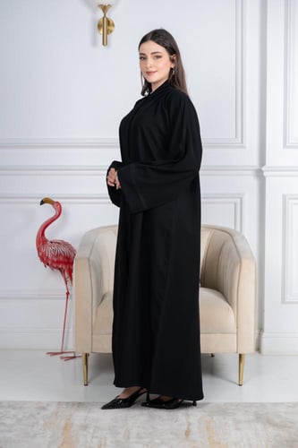 عباية سادة من سيدة الخليج