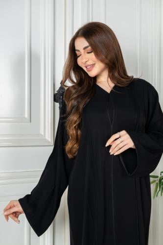 عباية فاخرة بخطوط فانتيكس ثلاثية التصميم