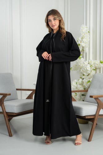 عباية كريب تيجان نص كلوش بتحديدة ستان على الحواف