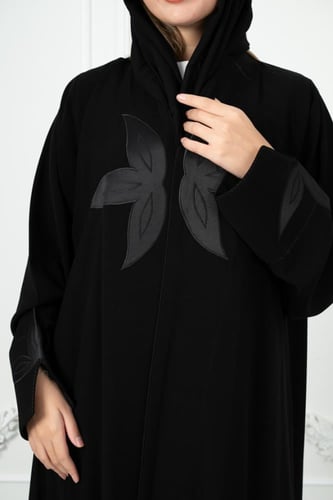 عباية كريب ملكي درجة أولى بأكمام وردة عادية