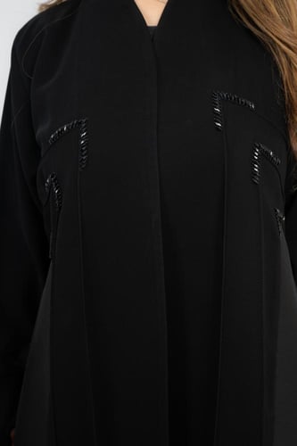 عباية بتدخيلة تفتة وتطريز شك فخم