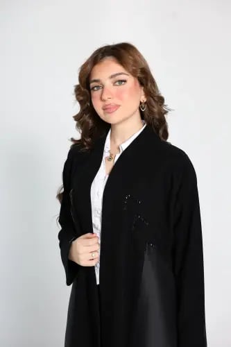 عباية كريب بتدخيلة تفتة وتطريز شك فخم