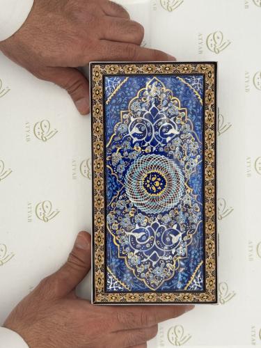 50 جرام عود فيتنامي سيوفي جبلي داخل صندوق خشبي مصنوع يدويًا بفن الخاتم .