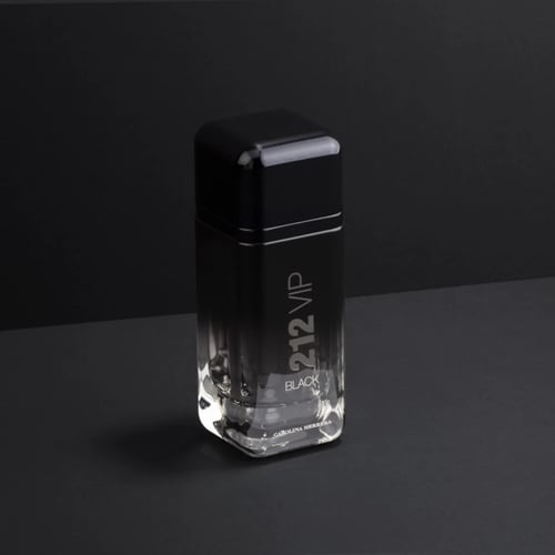 عطر كارولينا هيريرا في اي بي بلاك