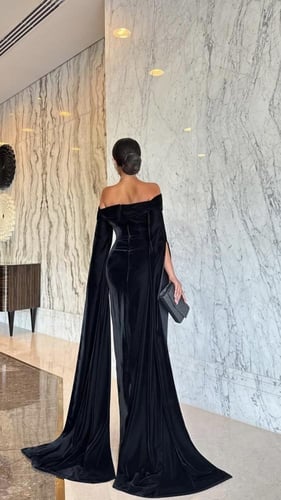 فستان مخمل لفته