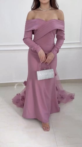 فستان ذيل مورد