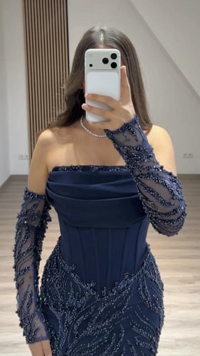 فستان يسرا