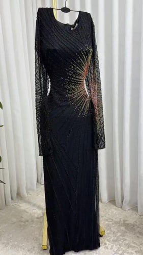 فستان قمراء