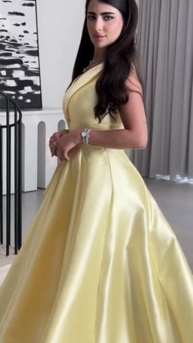 فستان ميكادو الأصفر